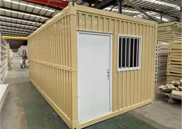 * Rumah kontainer yang dapat dilipat